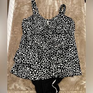 One piece Black & White swim dress